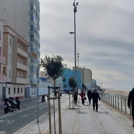 Apartamento Apartamento Amilcar Frente A La Playa Primera Línea De Playa *